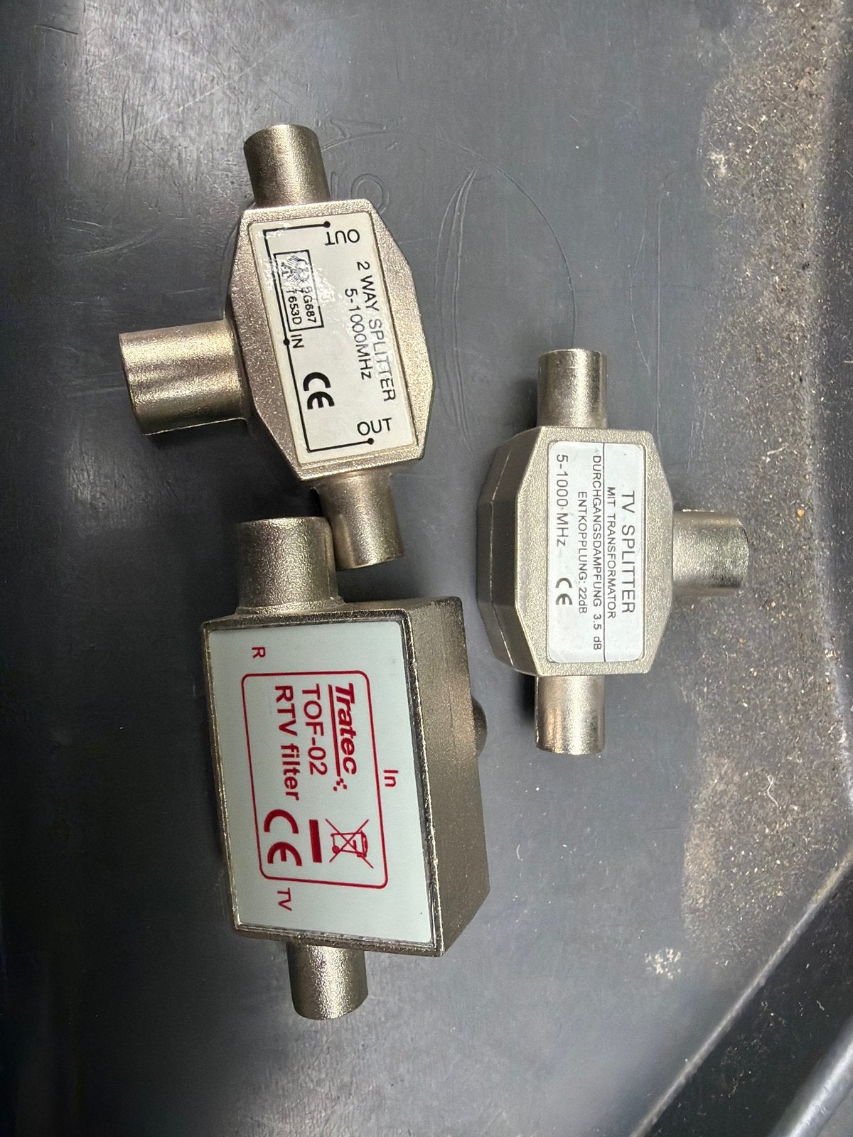 TV Splitter Coax Kabel - 2-weg splitter en RTV filter, Ophalen of Verzenden, Gebruikt, Minder dan 2 meter, Coaxiale kabel