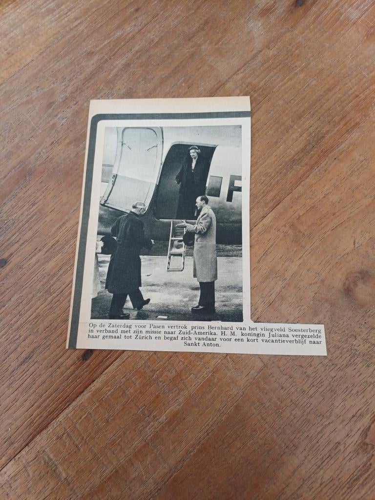 Knipsel prins Bernhard vliegveld Soesterberg 1951, Ophalen of Verzenden, 1940 tot 1960, Knipsel(s)