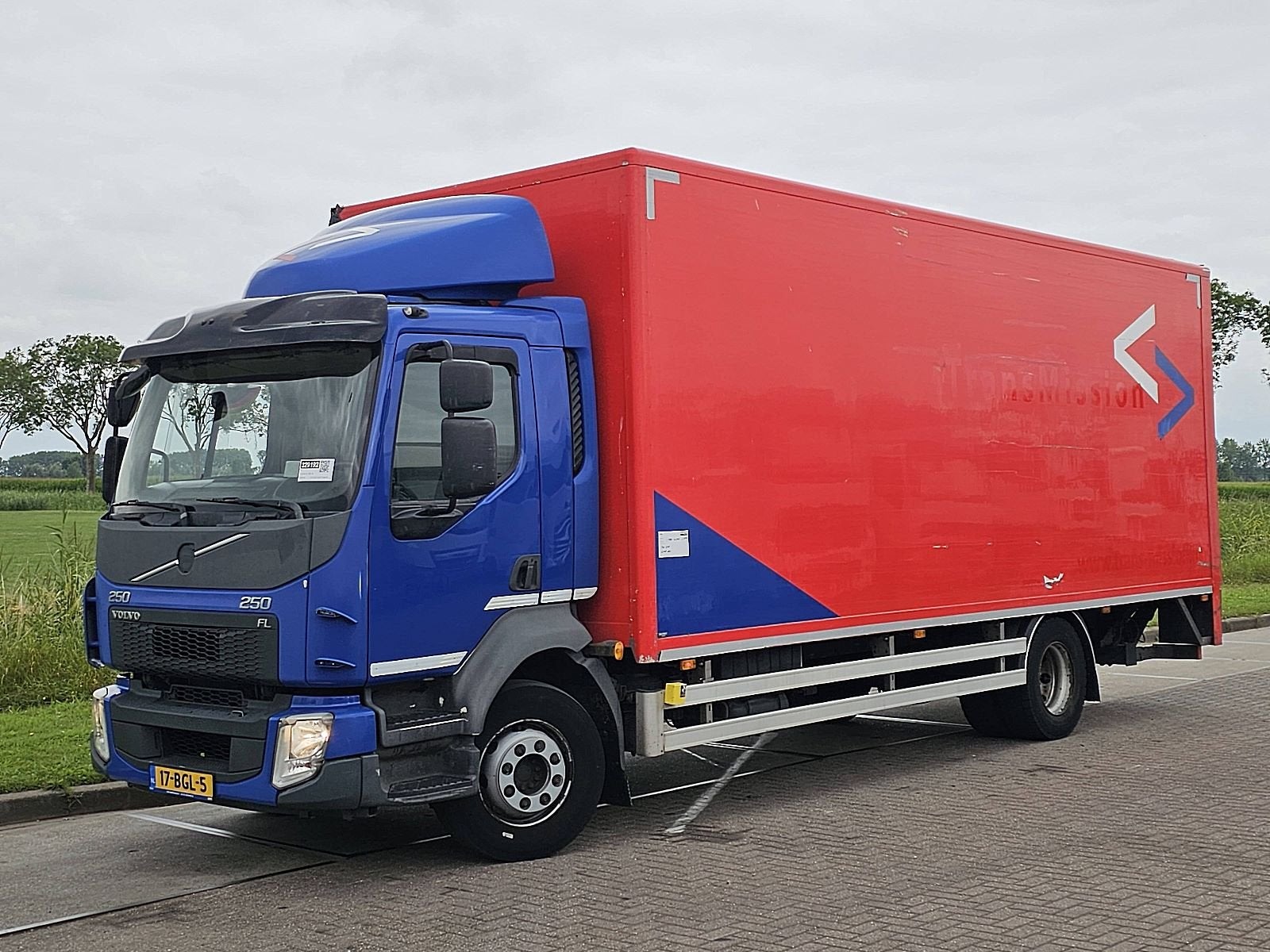 VOLVO FL 250.16 airco taillift nl-tr, Auto's, Vrachtwagens, Automaat, Euro 6, Blauw, Origineel Nederlands