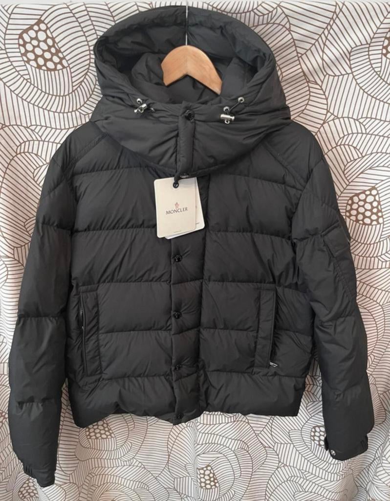 MONCLER VEZERE JAS ZWART HEREN NP €1950 MAAT 4 / L, Kleding | Heren, Jassen | Winter, Ophalen of Verzenden, Nieuw, Maat 52/54 (L)