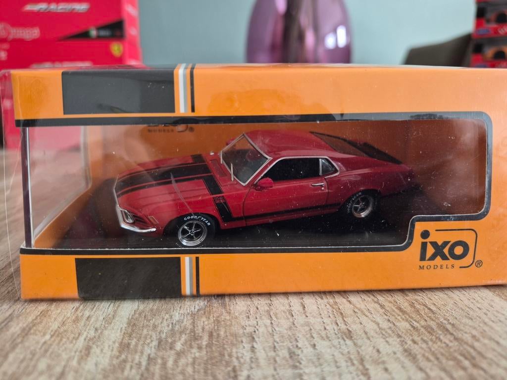 Ford Mustang Boss 302 rood 1970 1:43 ( IXO Models), Ophalen of Verzenden, Nieuw, Auto, Overige merken