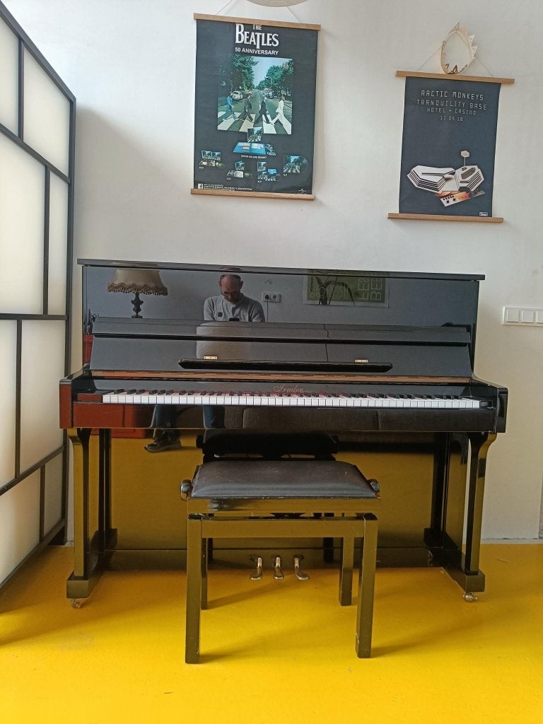 Mooie en goede Irmler 118 piano, zwart hoogglans, Muziek en Instrumenten, Piano's, Ophalen, Gebruikt, Zwart, Piano