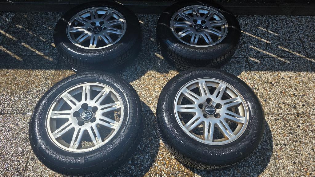 205/60 R16 - 4 x CONTINENTAL WINTERCONTACT - ZGAN, Auto-onderdelen, Banden en Velgen, Ophalen, 16 inch, Band(en), Personenwagen