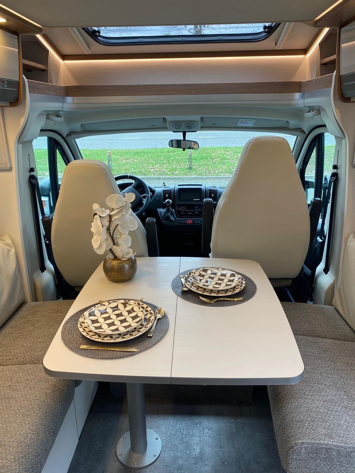 Dethleffs Trend T7057 DBL/EBL - Luxe Half-integraal Camper, Caravans en Kamperen, Campers, Automaat, Ringverwarming, Fiat, Boiler