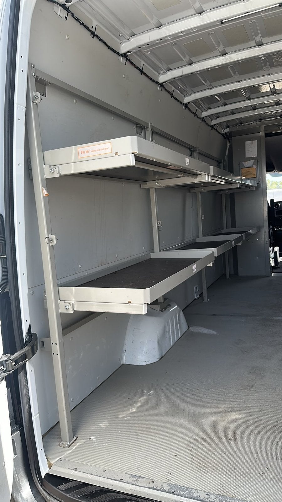 PostNL Mercedes Sprinter 2018+ bedrijfswageninrichting, Ophalen