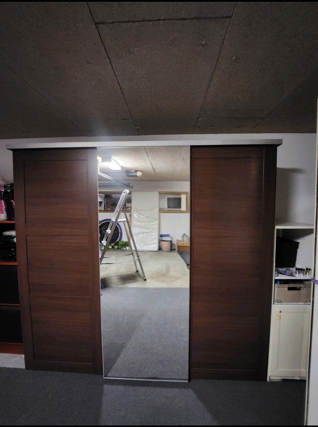 IKEA Elga Kledingkast 3-deurs schuifdeur spiegel 217x220x58, Ophalen, Met deur(en), Gebruikt, 200 cm of meer
