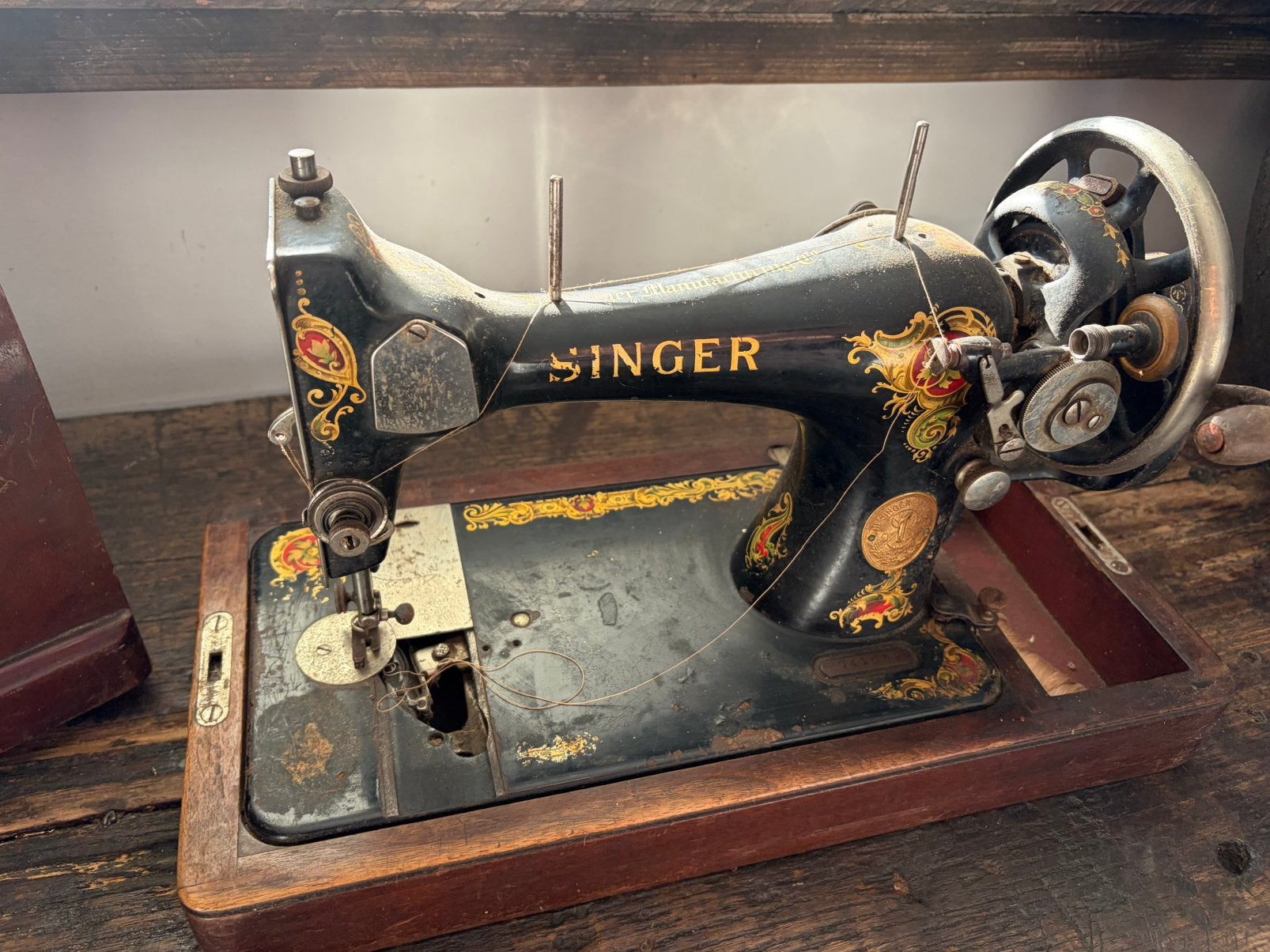 Oude singer naaimachine, Ophalen
