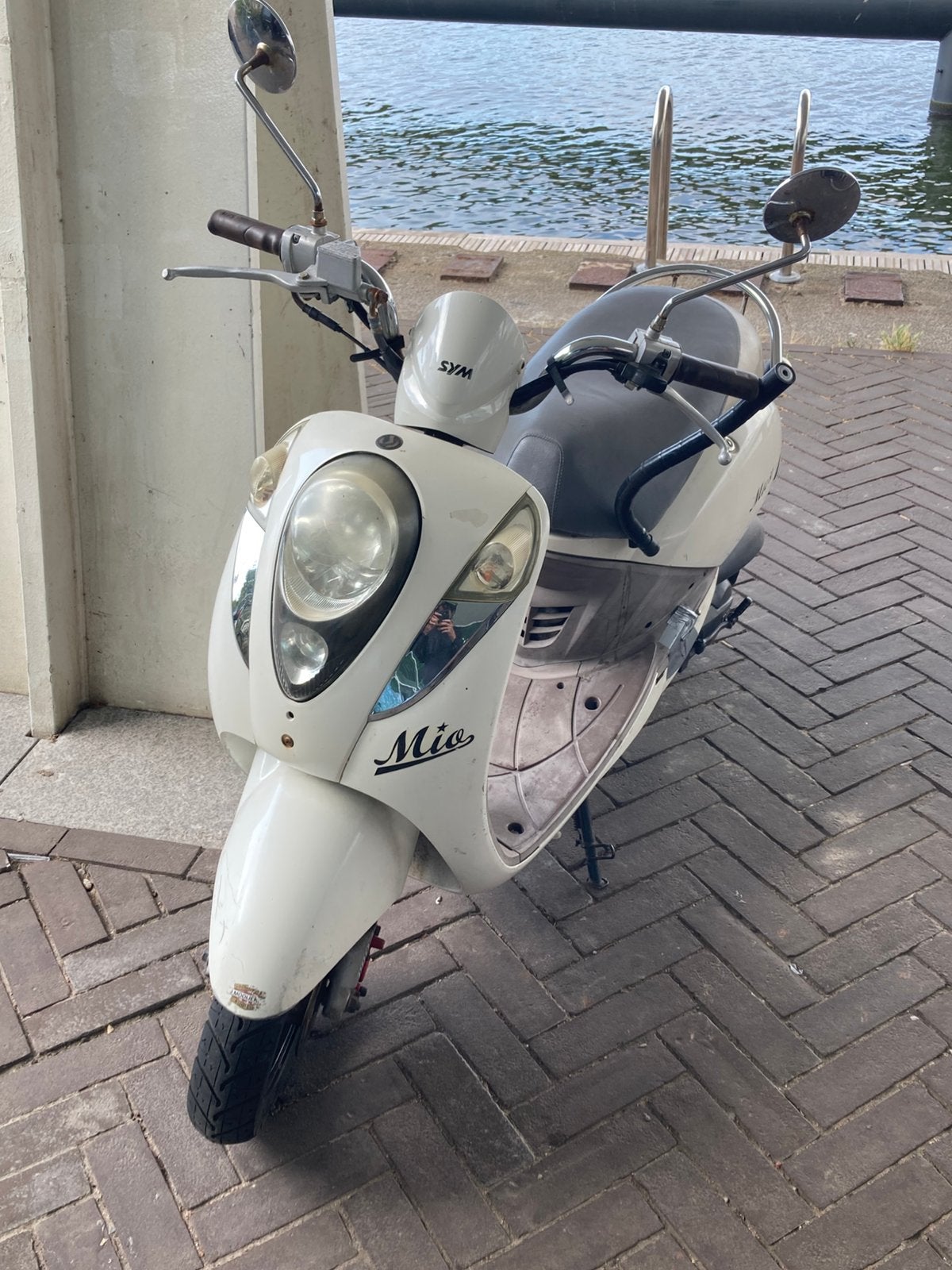 Sym Mio snor scooter, Fietsen en Brommers, Scooters | SYM, Ophalen, Zo goed als nieuw, Benzine, Mio