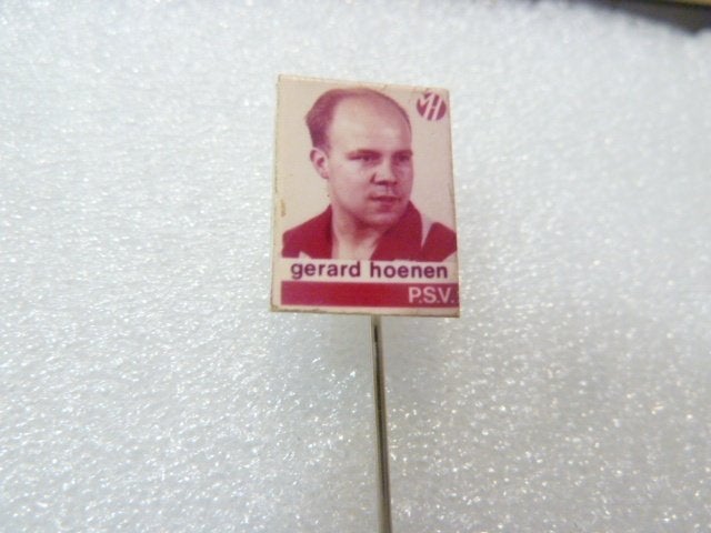Vintage PSV Speldje Gerard Hoenen, Ophalen of Verzenden, Gebruikt, Sport, Speldje of Pin