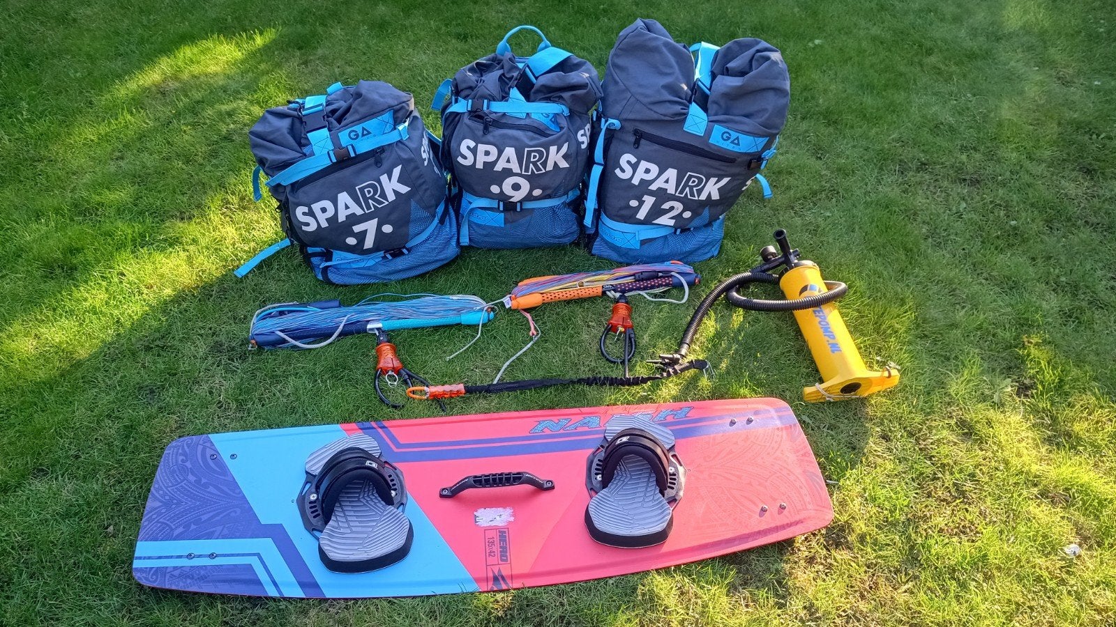 Complete Kitesurfset: Gaastra Spark Kites & Naish Hero Boar, Gebruikt, Kitesurf-set, Twintip, Ophalen of Verzenden