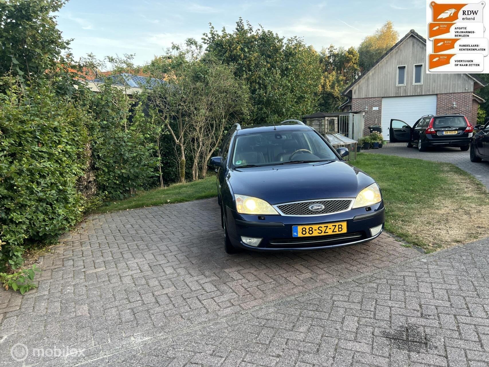 Ford Mondeo Wagon 2.0-16V Ghia Executive bj 2004, Voorwielaandrijving, 145 pk, 4 cilinders, Blauw