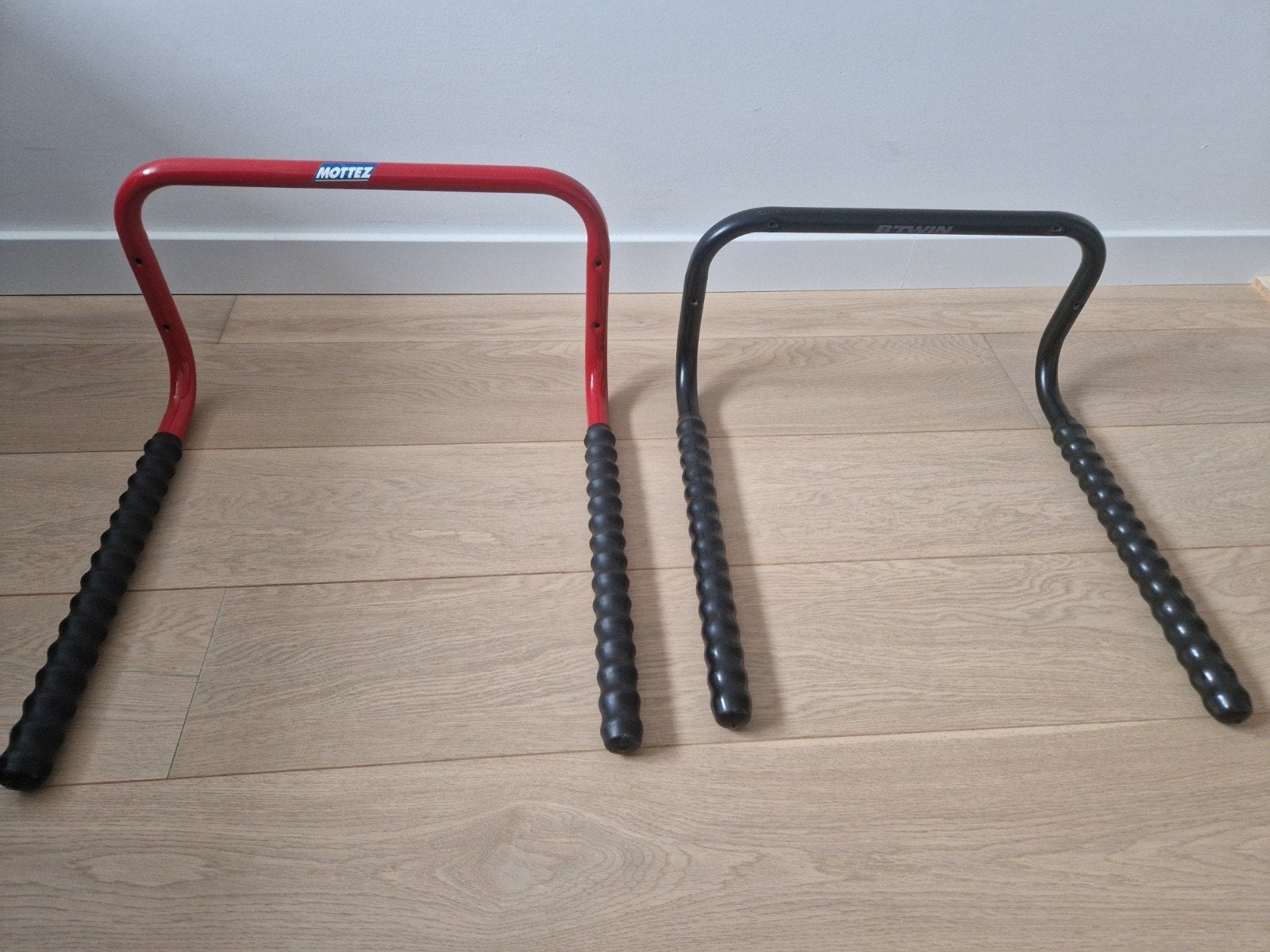 2x fietsendrager /rek van Mottez en Btwn, Ophalen