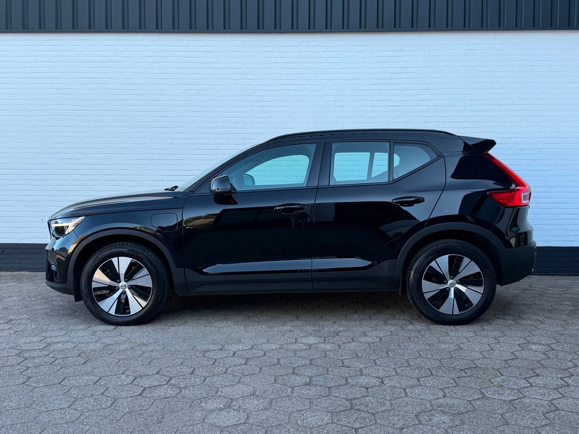 Volvo XC40 T5 Plug-in hybrid Plus Dark R-Design ACC l H/K l, Stof, 48 km/l, Zwart, Bedrijf