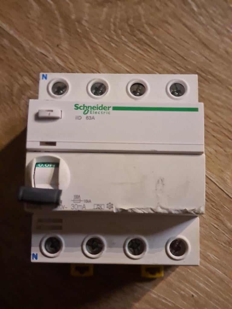 Schneider Aardlekschakelaar 63A 4 Fase - Gebruikt, Ophalen of Verzenden, Gebruikt, Schakelaar