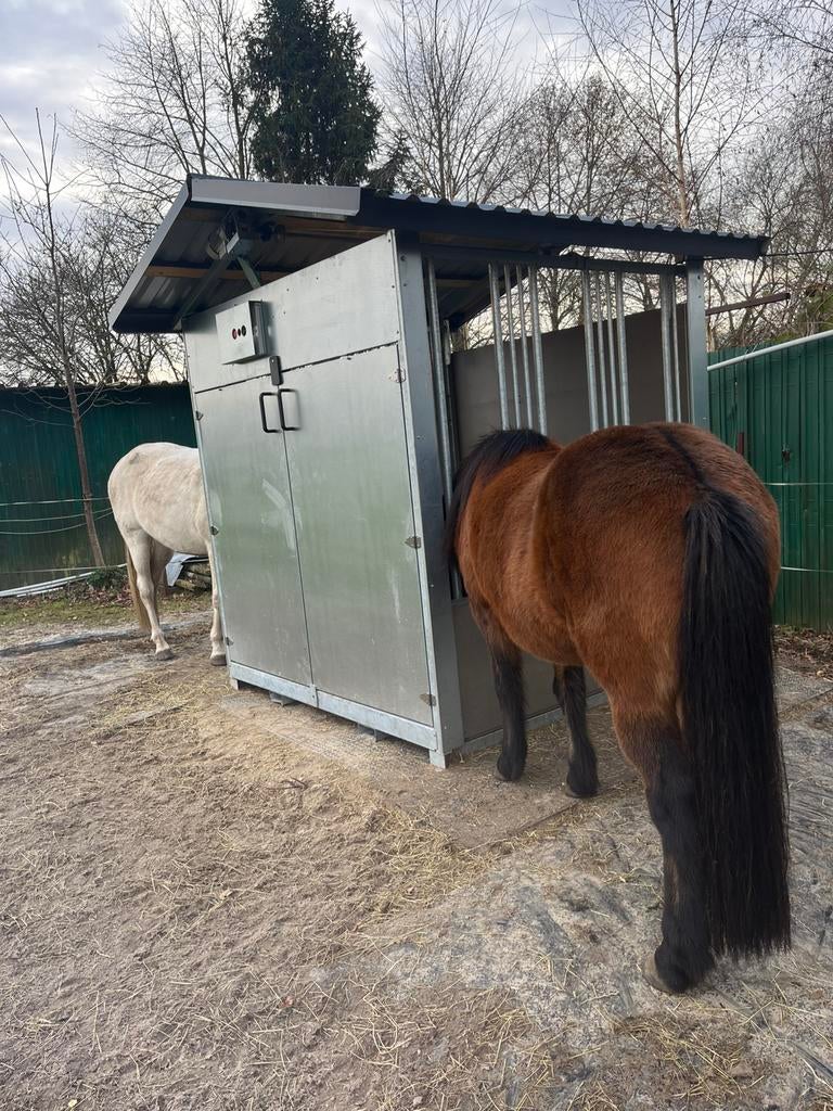 TOP HOOIVOEDER MACHINE VOOR PAARDEN, 4 paarden of pony's of meer