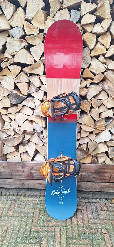 Burton Barracuda freeride snowboard + Burton CO2 bindingen, Ophalen, Gebruikt, Board
