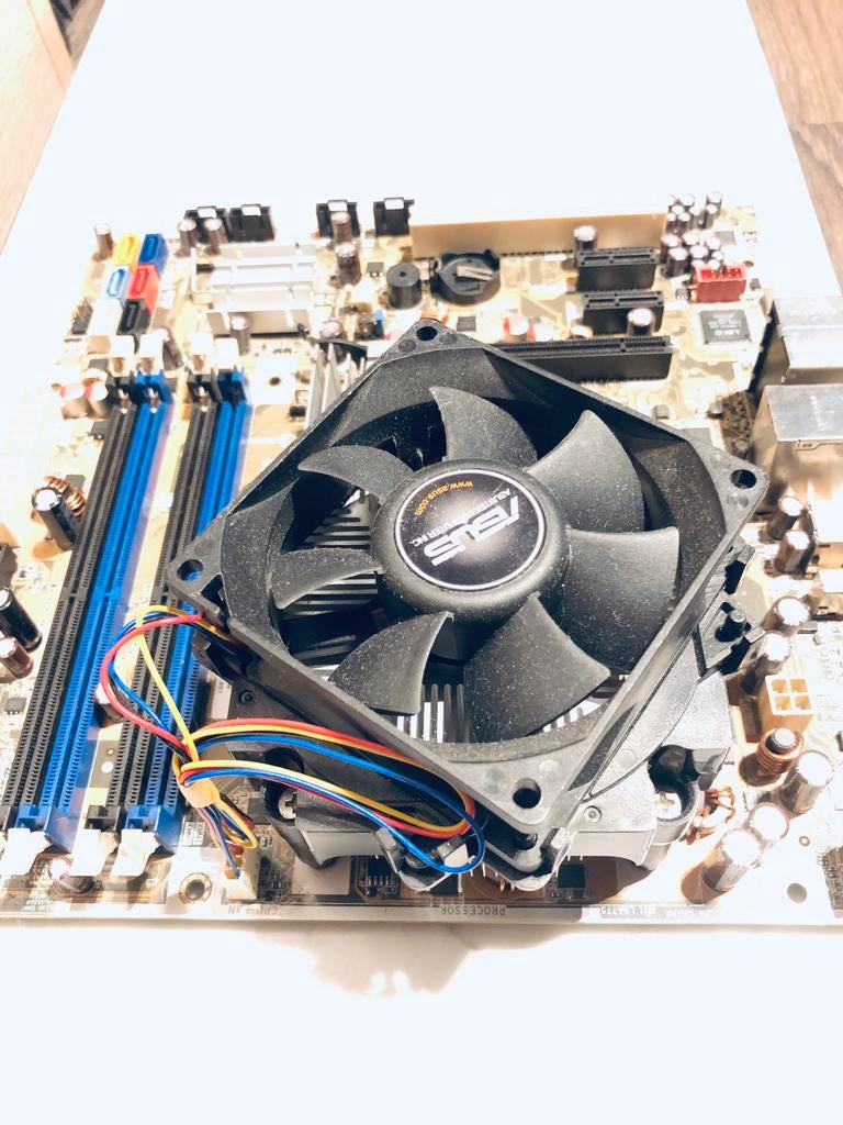 ASUS IPIBL-LB Moederbord LGA775, Computers en Software, Moederborden, Gebruikt, Intel, DDR2, Ophalen of Verzenden