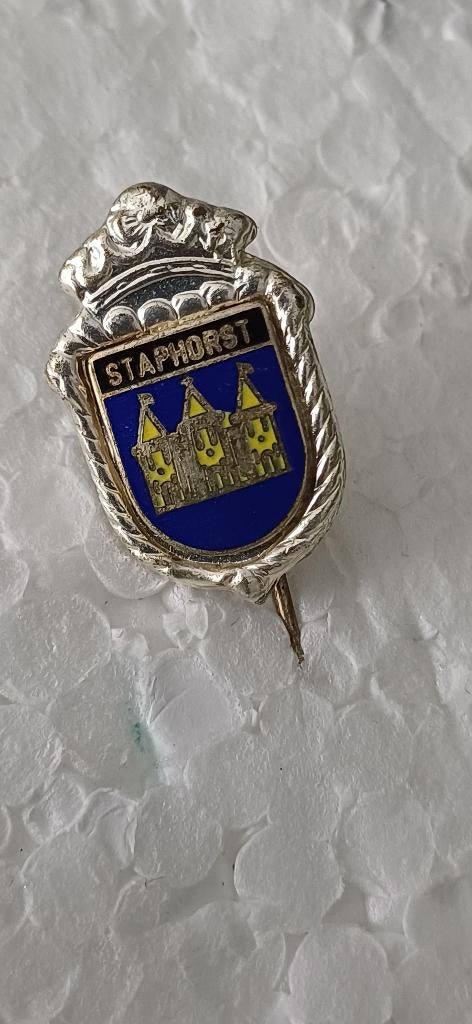 Staphorst gemeente wapen, Verzamelen, Speldjes, Pins en Buttons, Ophalen of Verzenden, Zo goed als nieuw, Overige onderwerpen