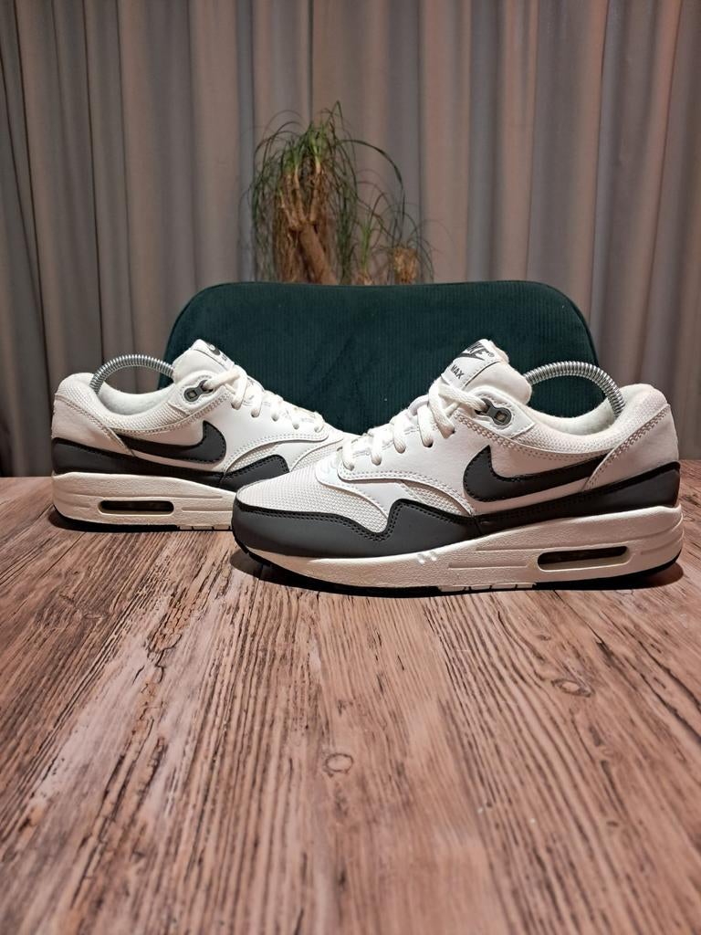 Nike Air Max 1 'Dark Smoke Grey' Size 38, Wit, Nike, Ophalen of Verzenden, Sneakers of Gympen