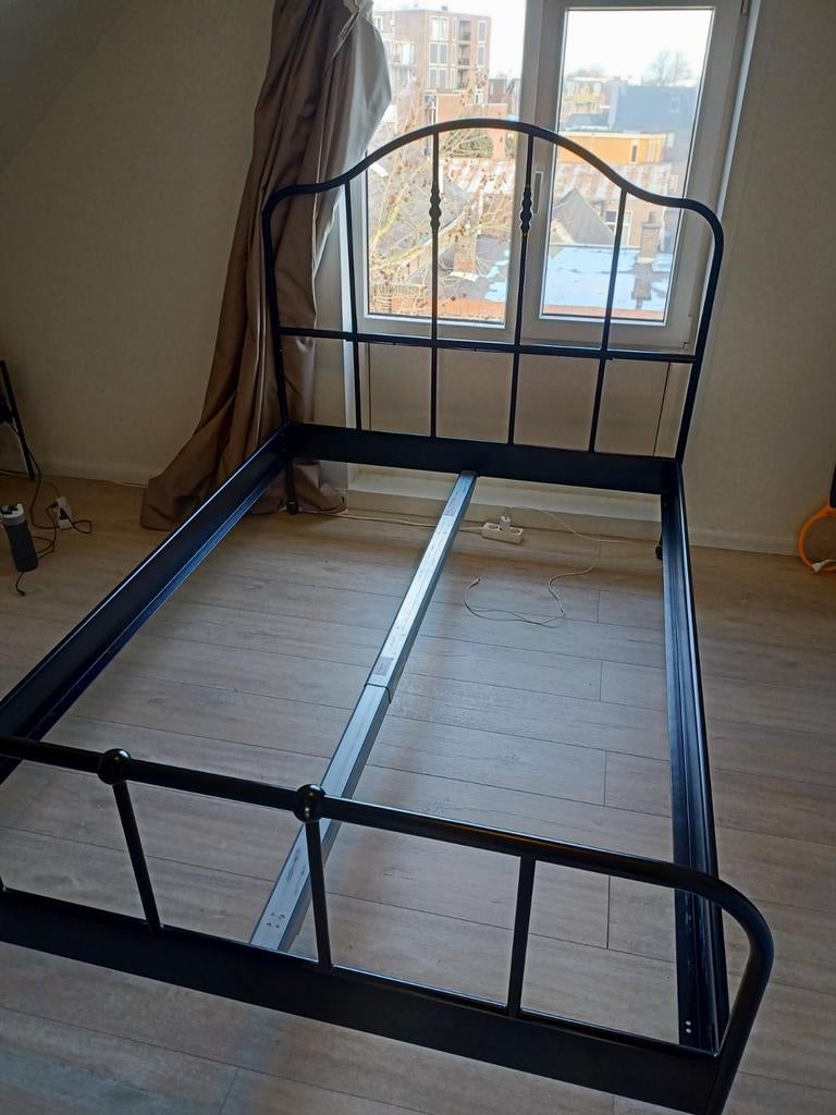 Zwart bedframe zonder lattenbodem 140x200, Huis en Inrichting, Slaapkamer | Bedden, Ophalen, Zwart, Tweepersoons, 140 cm