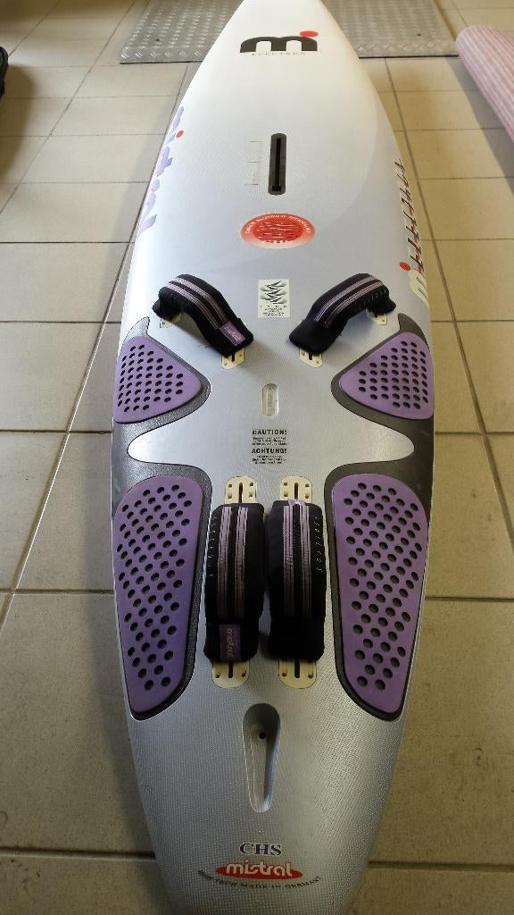 €60 nieuwstaat Mistral Electron windsurf board, Ophalen, Nieuw, Overige typen, Minder dan 5 m²