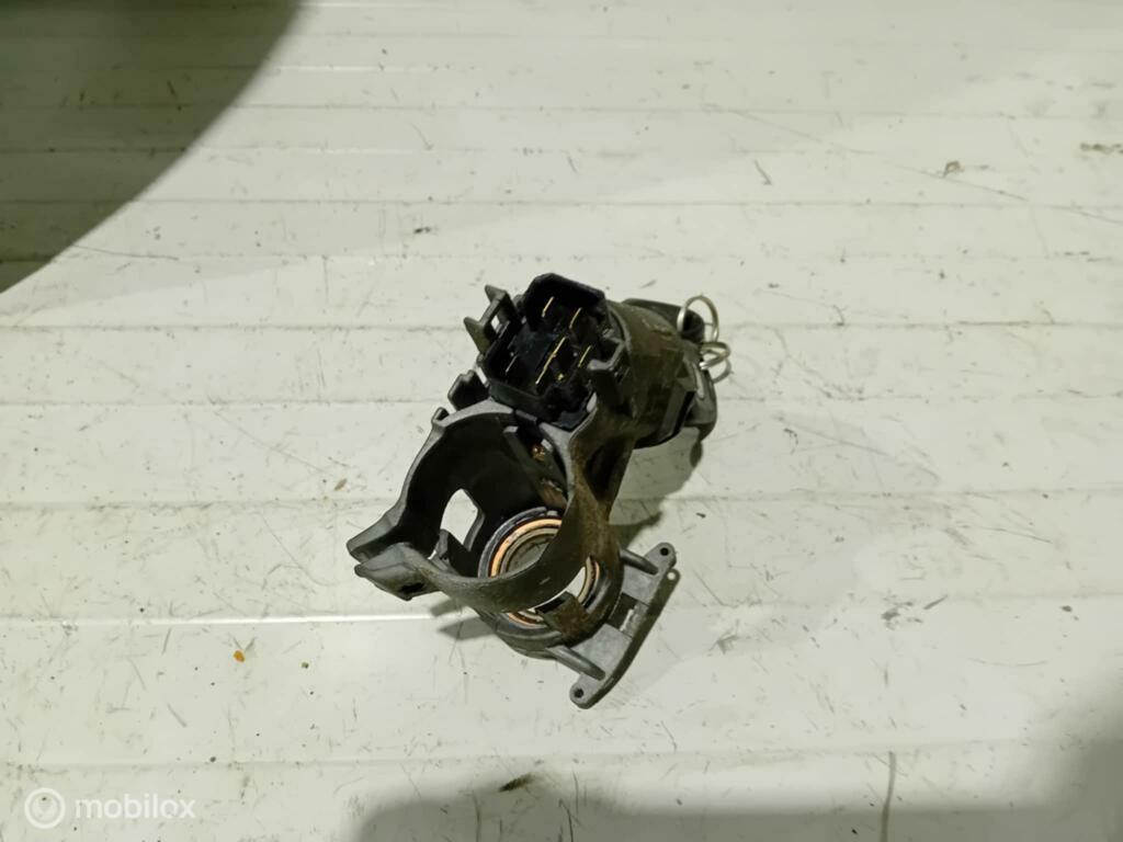 Contactslot Volkswagen Golf 3 357905851F 357905851D, Auto-onderdelen, Gebruikt, Ophalen of Verzenden