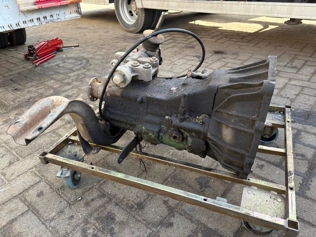Mercedes 207 tm 410d versnellingsbak, Ophalen of Verzenden