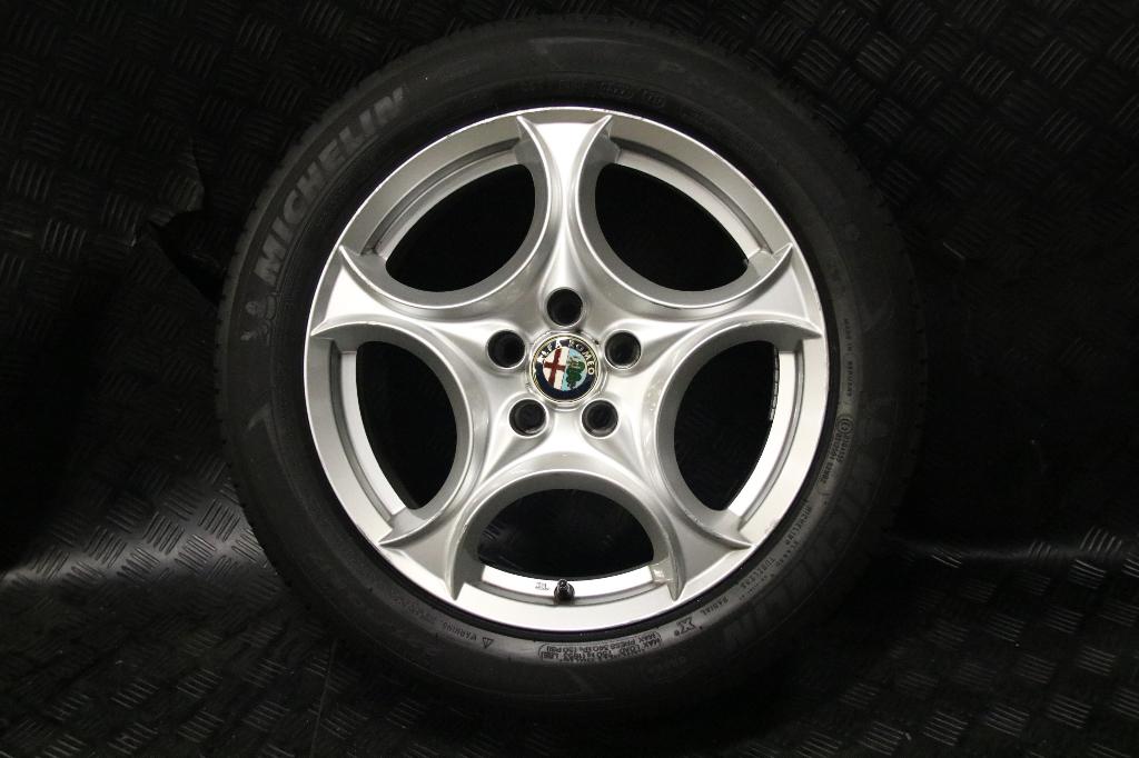 Alfa Romeo velgenset + Michelin Primacy 3 banden, Auto-onderdelen, Banden en Velgen, Velg(en), Zomerbanden, 17 inch, 225 mm, Personenwagen