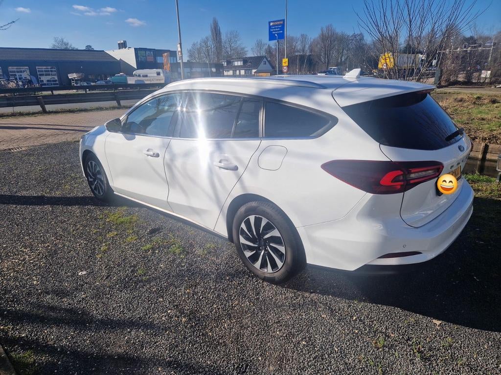 Ford Focus 1.0 Ecoboost Hybrid  NOV 2022 CARPLAY DRAADLOOS, Auto's, Ford, Stof, Wit, Origineel Nederlands, Handgeschakeld