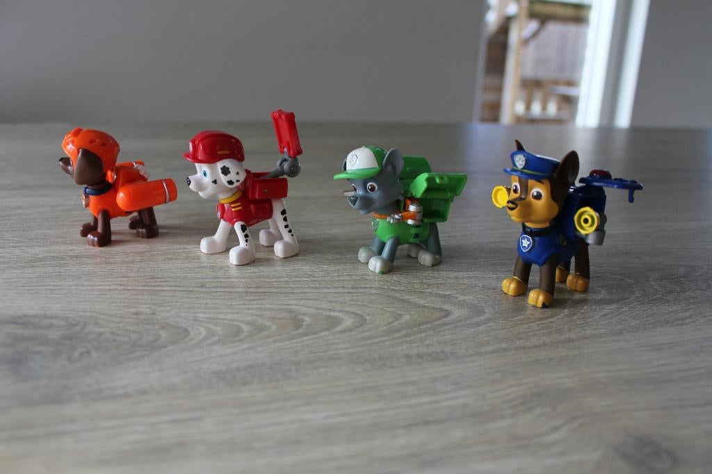 Paw Patrol 4 actie figuren (met uitklapbare elementen), Ophalen of Verzenden, Gebruikt