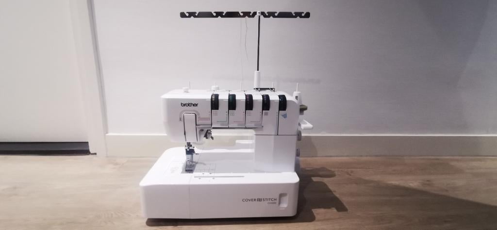 Brother coverstich CV3550, Hobby en Vrije tijd, Nieuw, Ophalen of Verzenden, Naaimachine, Industrieel