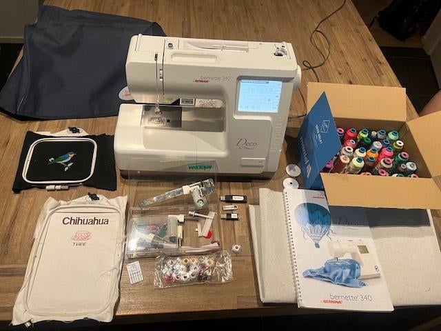 Semi professionele Bernina Bernette 340 borduurmachine, Benina, Info@bernina.com, Machineborduren, Minervum 7270