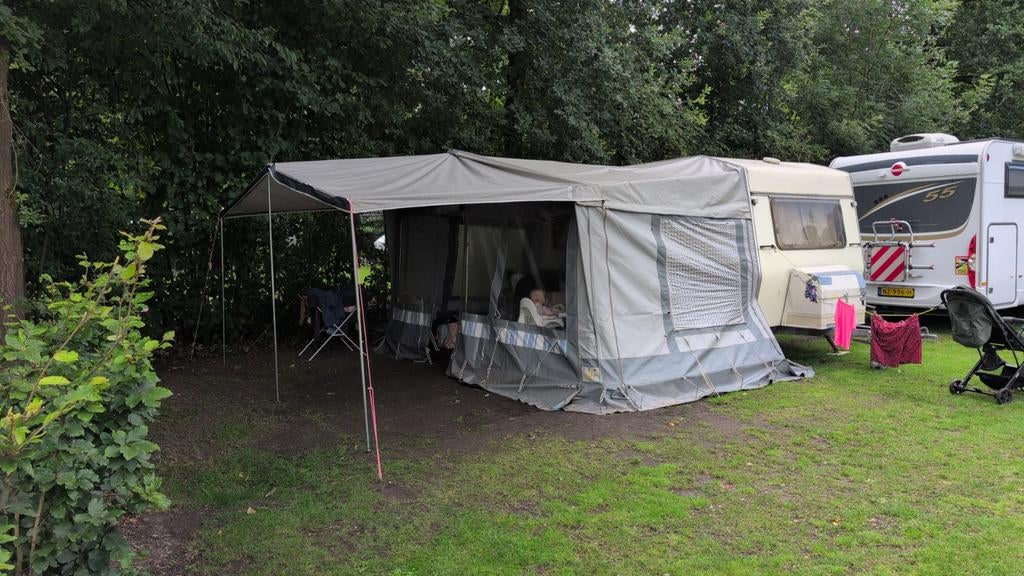 Te koop city burstner caravan met kenteken en vaste bed, Ophalen
