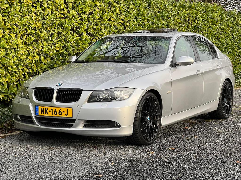 BMW 3-Serie (e90) 3.0 I 330 AUT 2005 Grijs, Auto's, 259 pk, 11 km/l, Grijs, Particulier