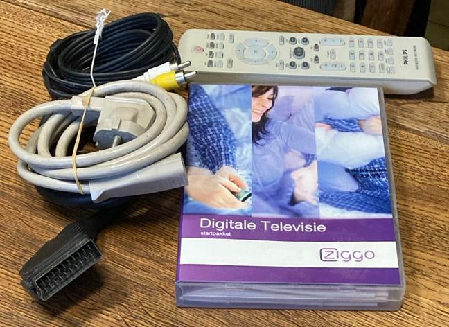Ziggo Decoder Startpakket, Philips, scartkabel stroomkabel, Ophalen of Verzenden, Gebruikt, Decoder