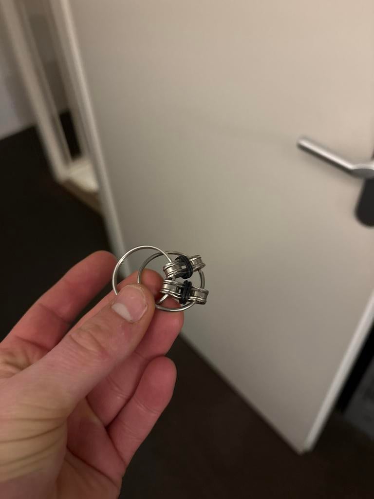 Sleutelhanger met ringen/fidget toy, Ophalen of Verzenden, Gebruikt, Jongen of Meisje