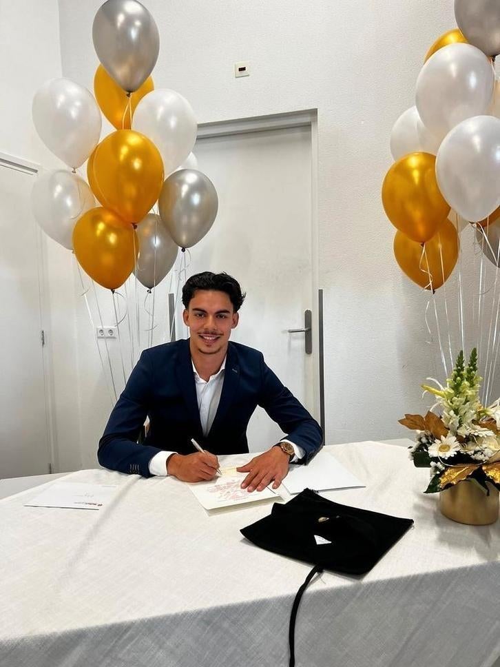 Online bijles voor middelbare- en basisschoolscholieren., Bijles