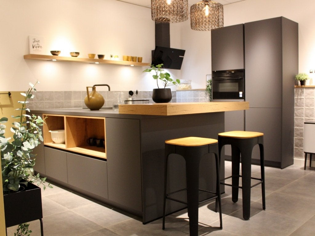 AF14 Häcker grafiet keuken met eiland en Bosch, Huis en Inrichting, Keuken | Complete keukens, Beckermann Küchen GmbH, Zwart, Overige typen