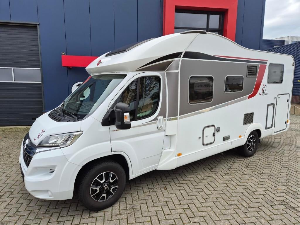 2018 Bürstner Ixeo 726, inclusief garantie, super netjes!, Caravans en Kamperen, Bedrijf, Bürstner, 7 tot 8 meter, Tot en met 4