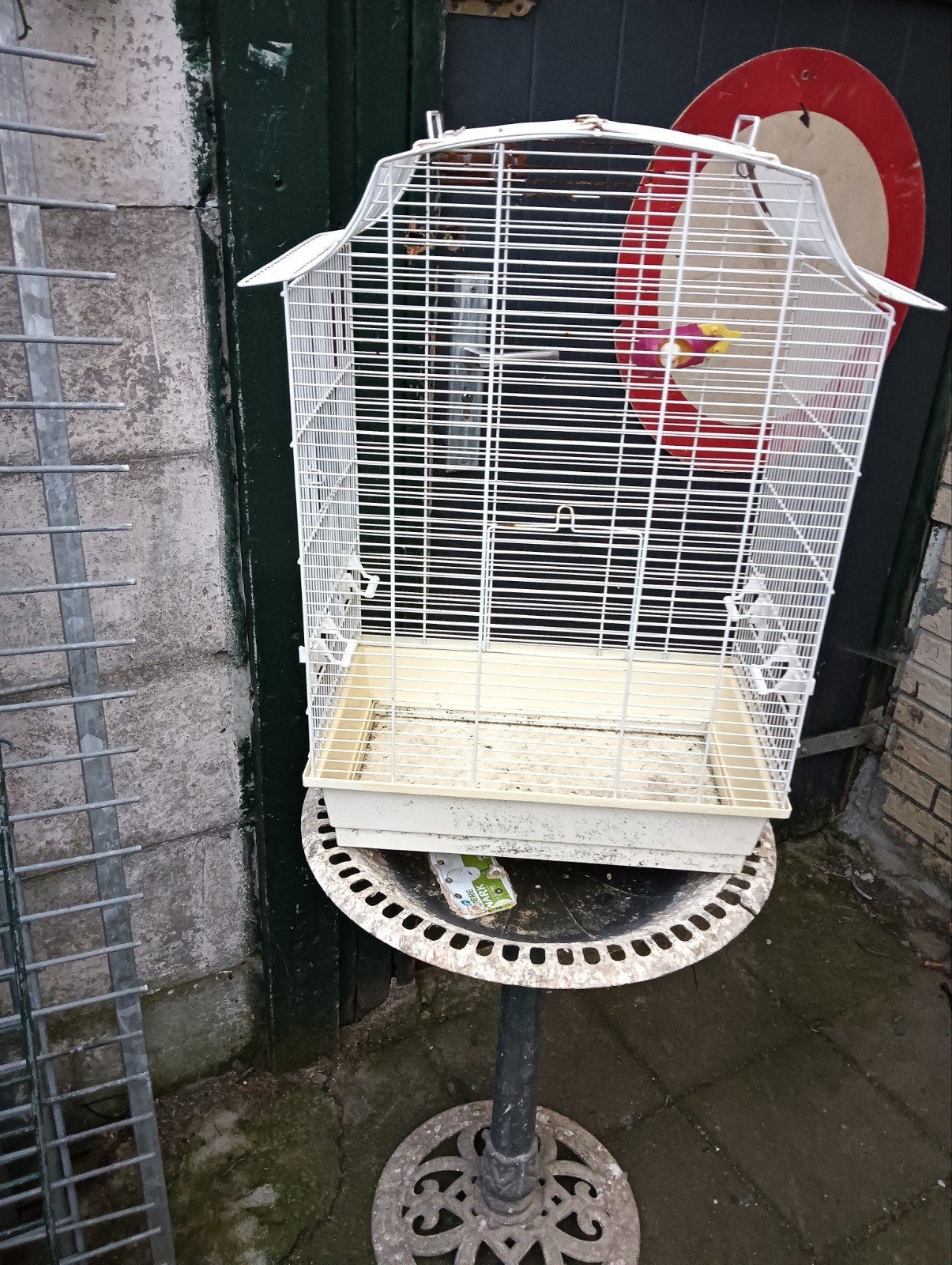 mooie grote en kleine vogel kooien 15 euro per stuk, Dieren en Toebehoren, Vogels | Hokken en Kooien, Ophalen of Verzenden, Zo goed als nieuw