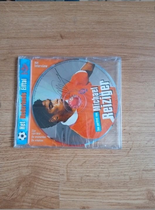 Voetbal cd Michael Reiziger nederlands elftal, Verzamelen, Sportartikelen en Voetbal, Ophalen of Verzenden, Nieuw, Overige binnenlandse clubs