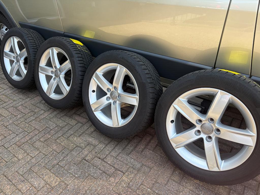 Audi A4 B8 17 inch Winterbanden en Velgen, Auto-onderdelen, Banden en Velgen, Ophalen, Gebruikt, Banden en Velgen, 17 inch
