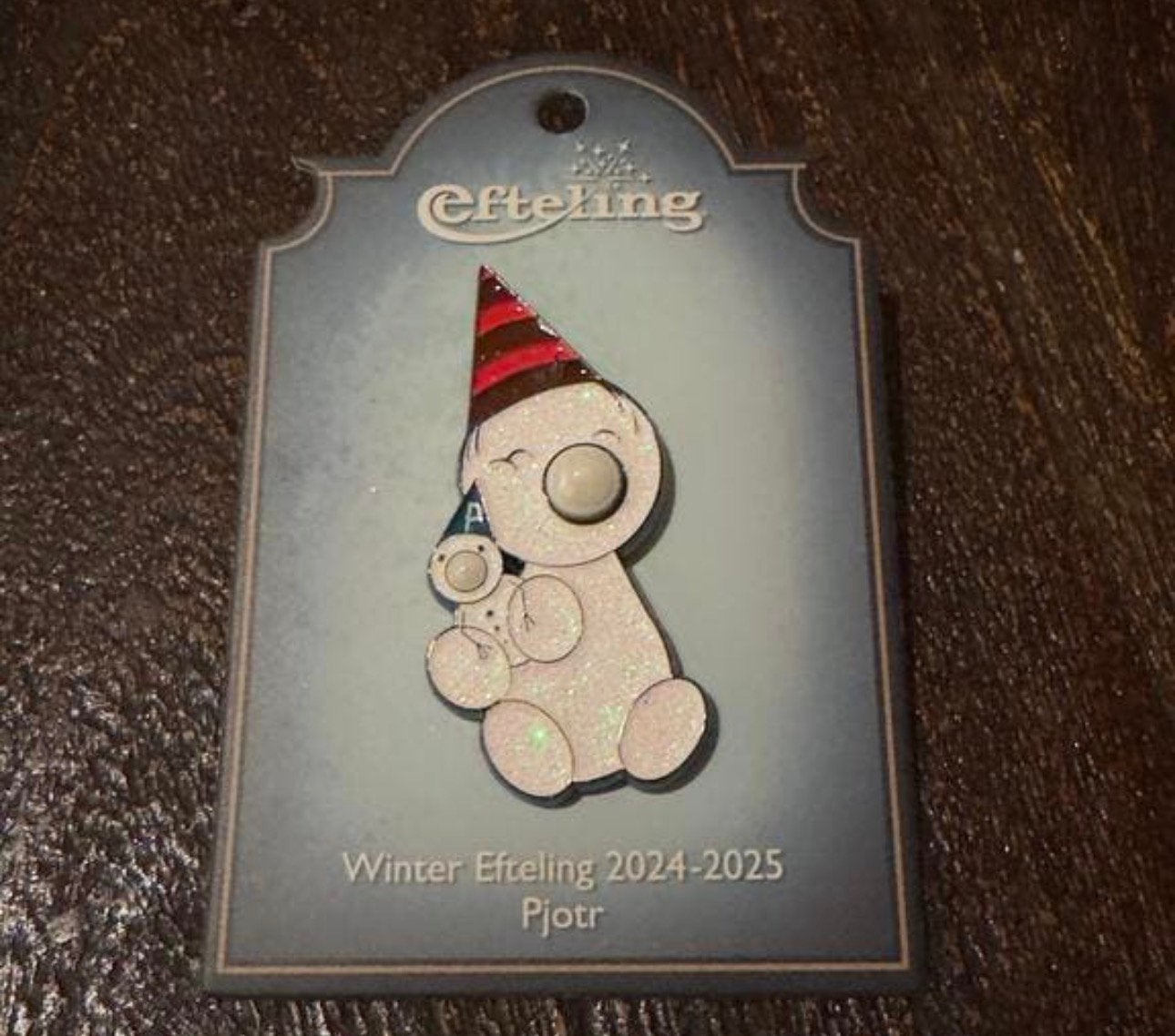 Winter efteling pin Pjotr 2024-2025, Ophalen of Verzenden, Zo goed als nieuw, Button of Speldje