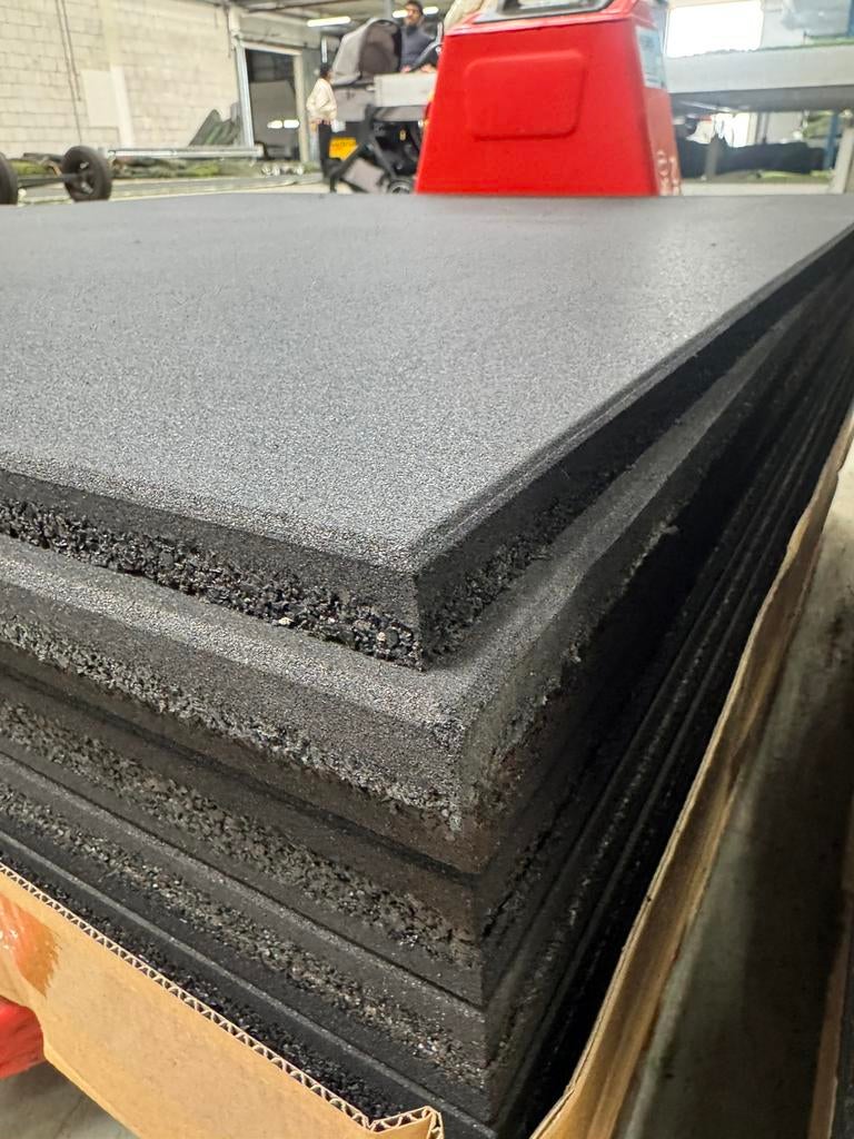 Rubber Sportvloer/Fitness Tegel 100 x 100 x 2cm (extra fijn)