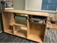 Verrijdbare inpaktafel met 3 Legro papierrolhouders, Ophalen, Zo goed als nieuw