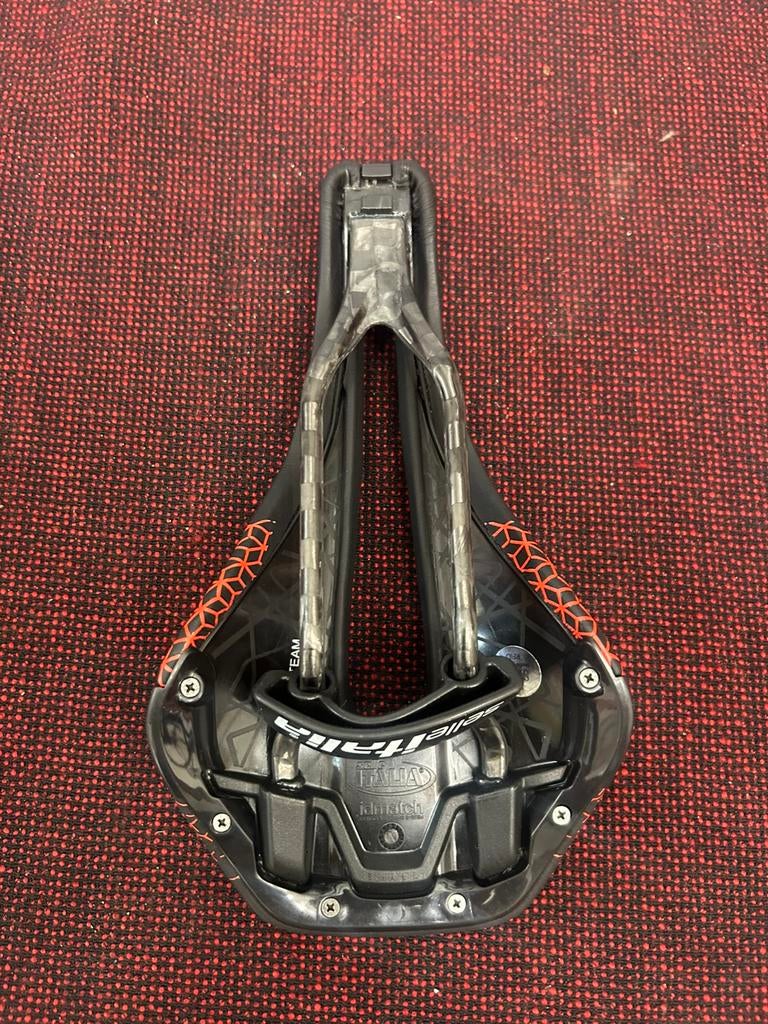 Selle italia superflow 142 mm, De ruyterstraat 86, Overige typen, Zo goed als nieuw, Cycling@steenbergen.cc