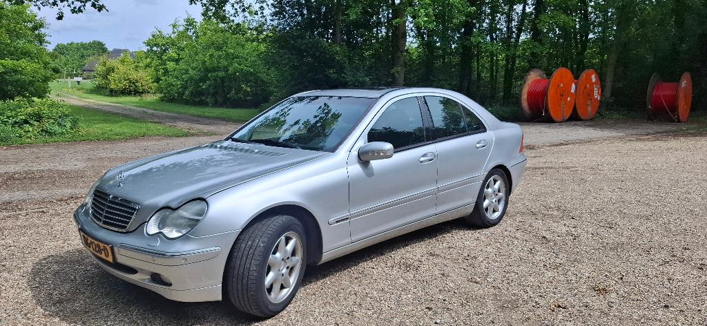 Mercedes-Benz Mercedes 2001 Grijs, Auto's, Automaat, Zwart, 1465 kg, 3199 cc