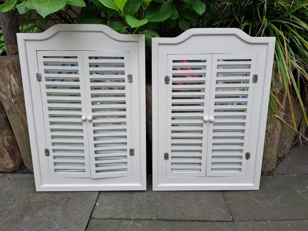 2 luiken met spiegels, 35x50,5 cm, met ophanghaken, Ophalen, Gebruikt