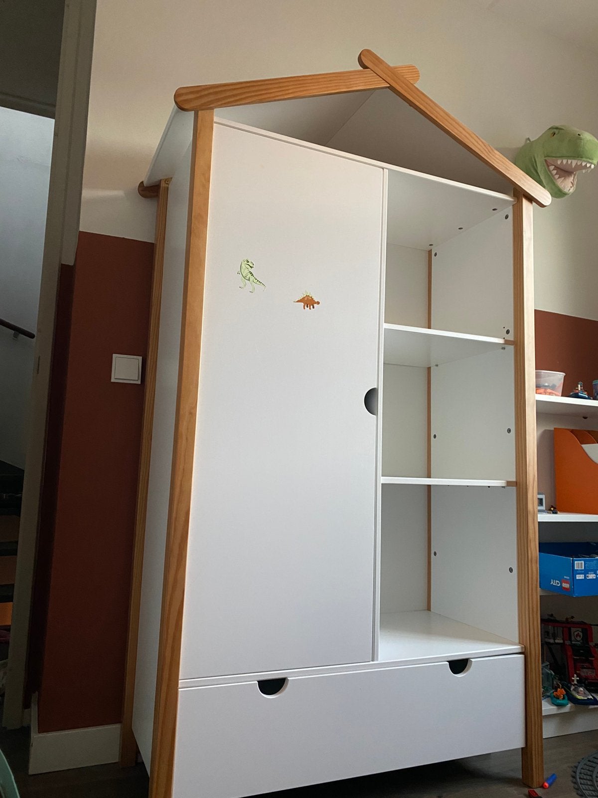 Kinderkamer kast huisje, Ophalen, 50 tot 100 cm, Zo goed als nieuw, 150 tot 200 cm