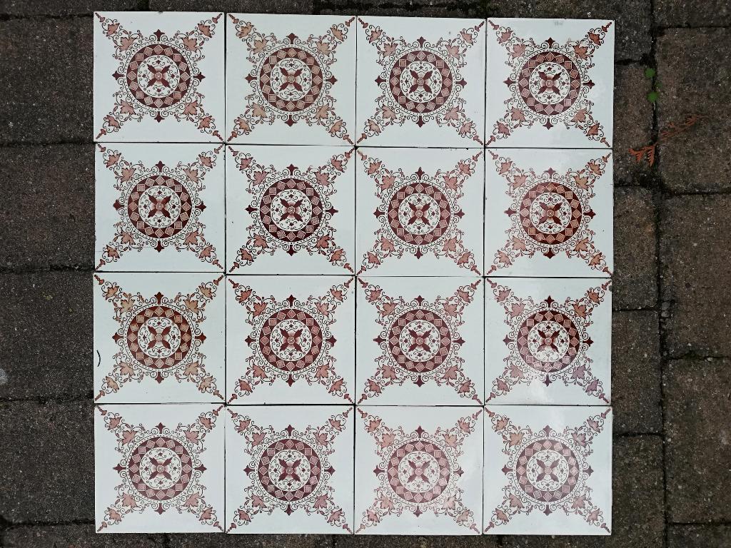 150 antieke tegels wit met bruine afbeelding 15x15cm, Ophalen